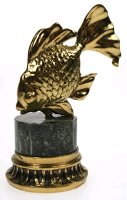 Рыбка с ободком статуэтка бронза змеевик